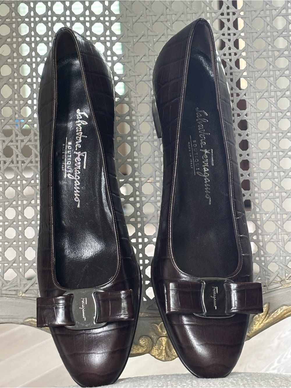 ✨ Salvatore Ferragamo Vara Pumps  Brown Croc-Embossed Calf Leather✨ - Picture 2 of 11